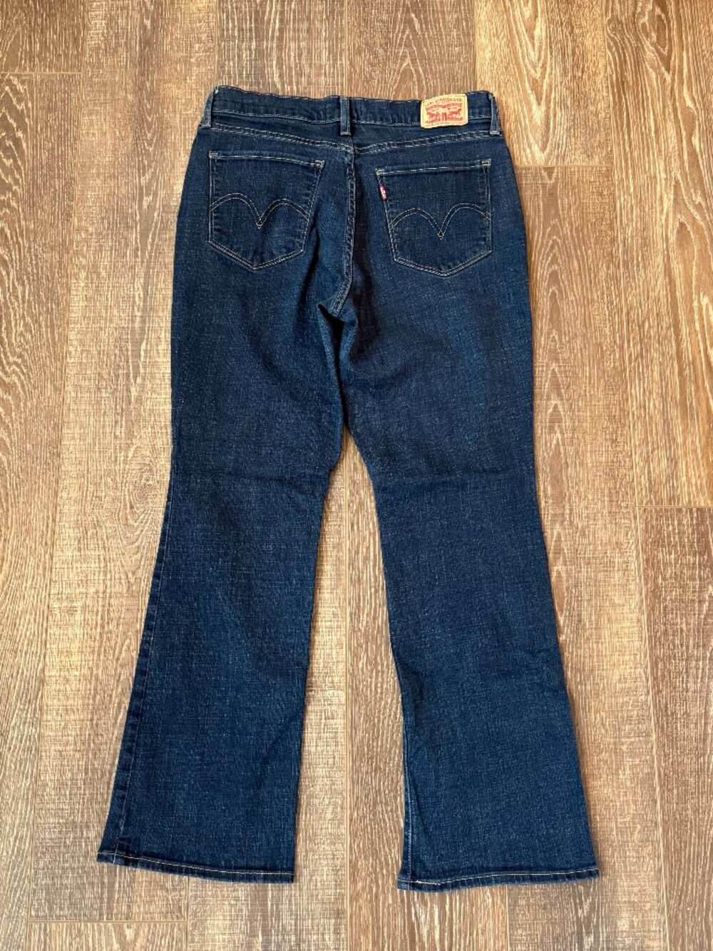 Levi’s Classic Bootcut Jeans – Size 30